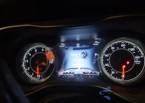 2021 Jeep Cherokee Latitude Lux 4X4 z USA, uszkodzony, nr VIN 1C4PJMMX5MD201272